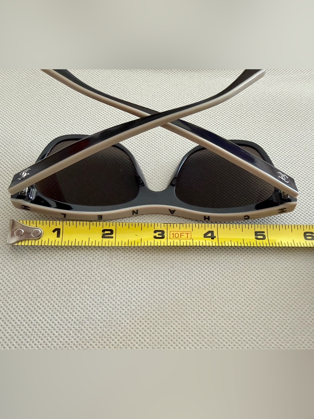 CHANEL Chanel Black & Beige CC Logo Sunglasses with Light Black Lenses - Picture 3 of 10